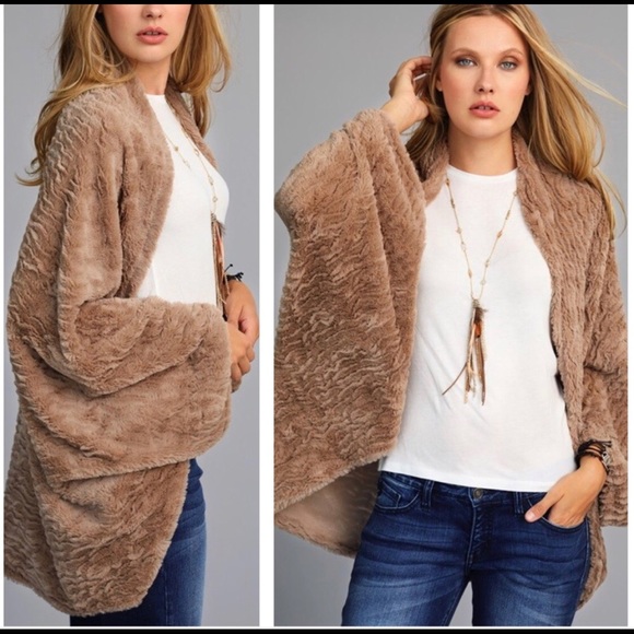 Sweaters - COPY - Luxurious Vegan, fur Kimono
